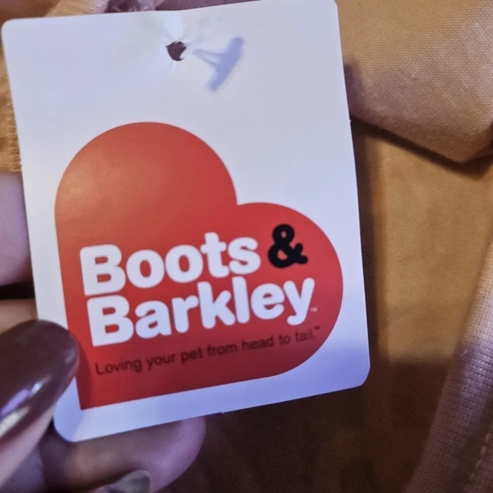 NEW Boots & Barkley Big Dog Graphic Tee